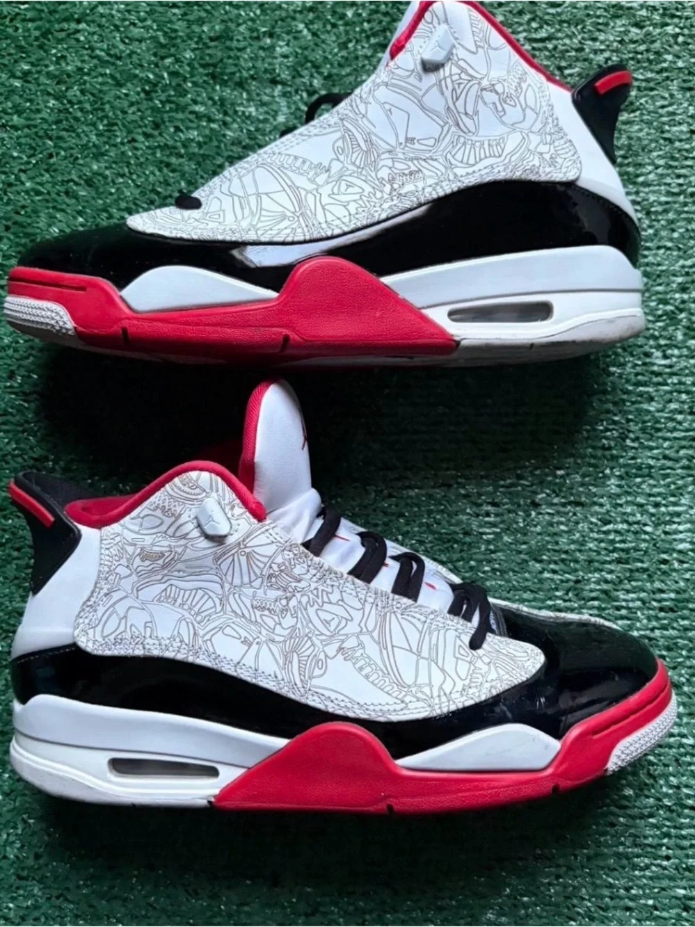Jordan Low-Top Sneakers in Red/Black/White